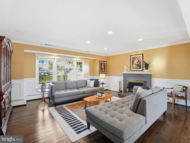 2337 N FILLMORE ST N, Arlington, VA 22207