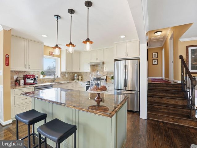 2337 N FILLMORE ST N, Arlington, VA 22207