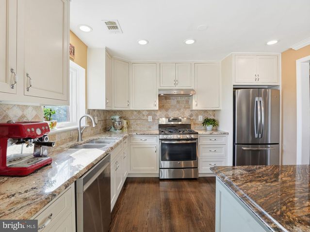 2337 N FILLMORE ST N, Arlington, VA 22207