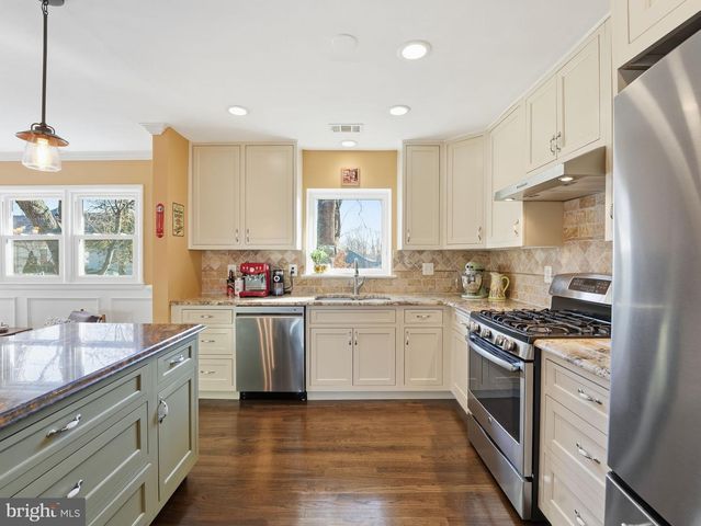 2337 N FILLMORE ST N, Arlington, VA 22207