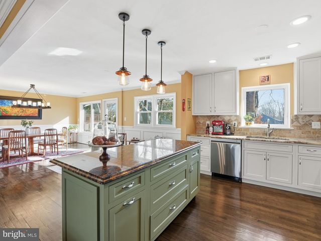 2337 N FILLMORE ST N, Arlington, VA 22207