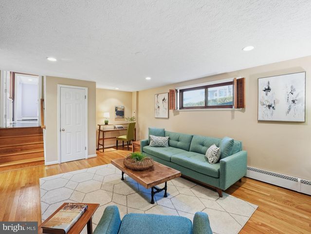 2337 N FILLMORE ST N, Arlington, VA 22207