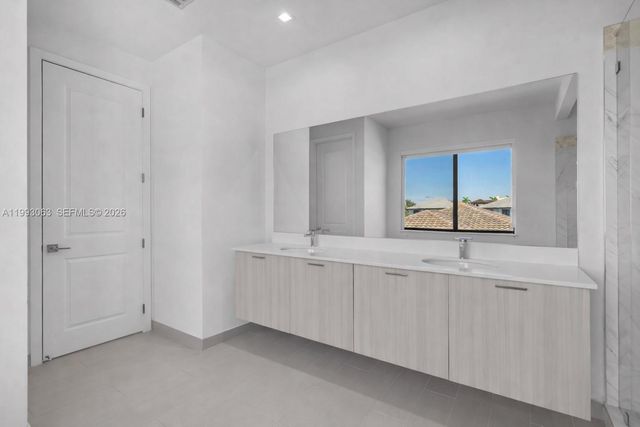 8019 NW 46th Ter, Doral, FL 33166