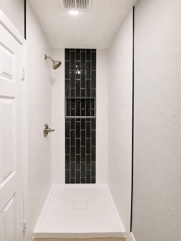 6106 W Airport Boulevard 18, Houston, TX 77035