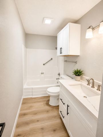 6106 W Airport Boulevard 18, Houston, TX 77035