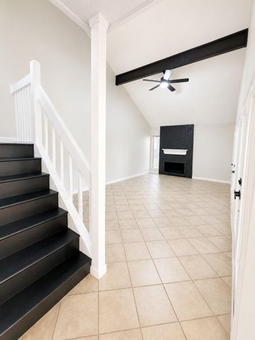 6106 W Airport Boulevard 18, Houston, TX 77035