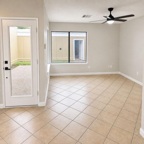 6106 W Airport Boulevard 18, Houston, TX 77035