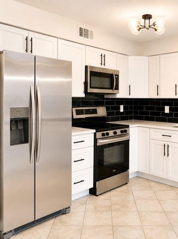 6106 W Airport Boulevard 18, Houston, TX 77035