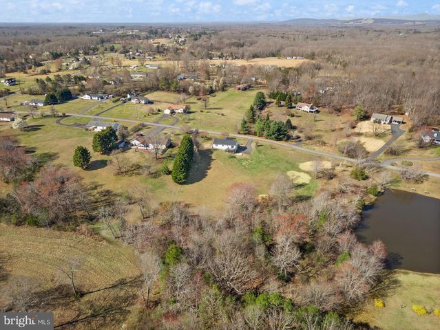 9315 STONEGATE LN, Rhoadesville, VA 22542