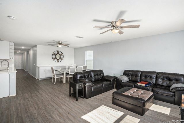 1032 Worshan, San Antonio, TX 78221