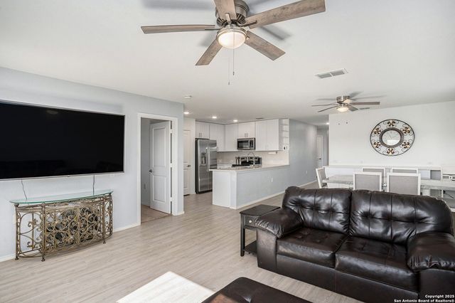 1032 Worshan, San Antonio, TX 78221