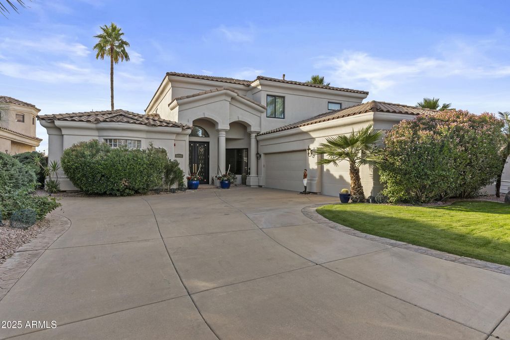 Image 12 of property listing at 10282 N 103RD Place, Scottsdale, AZ 85258