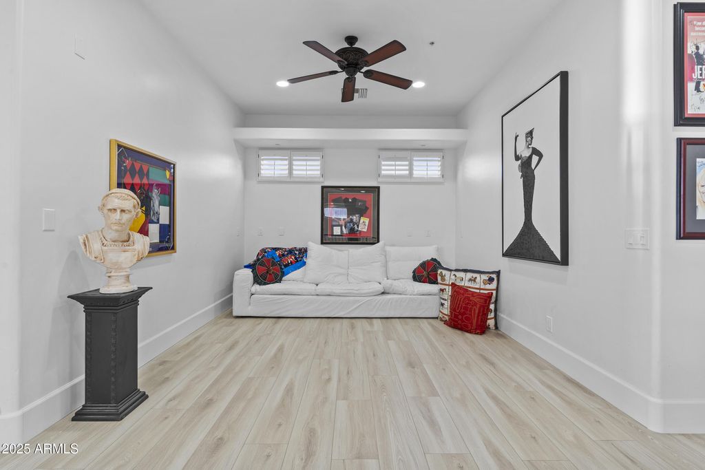Image 27 of property listing at 10282 N 103RD Place, Scottsdale, AZ 85258