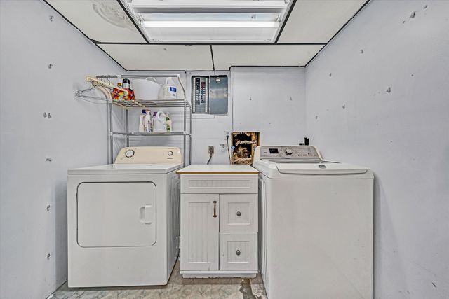 4064 CRAWFORD RD, Roanoke, VA 24018