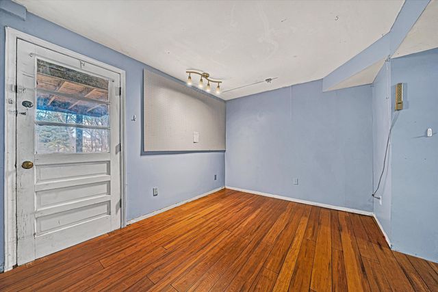 4064 CRAWFORD RD, Roanoke, VA 24018