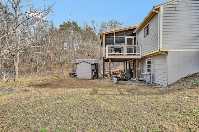 4064 CRAWFORD RD, Roanoke, VA 24018