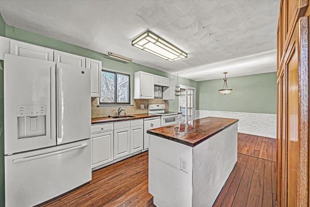 4064 CRAWFORD RD, Roanoke, VA 24018