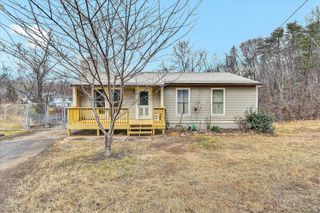 4064 CRAWFORD RD, Roanoke, VA 24018