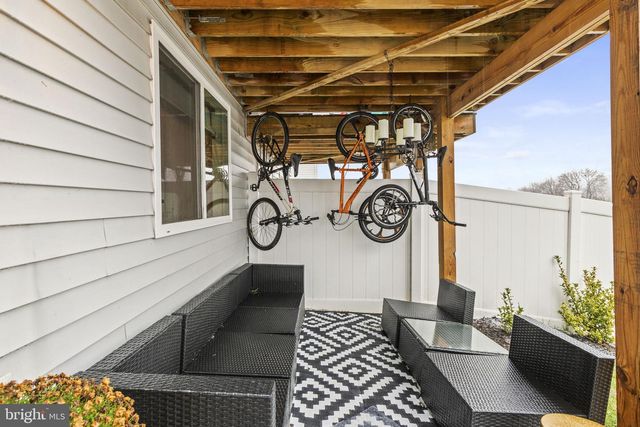 4303 FORBES DR, Stewartstown, PA 17363