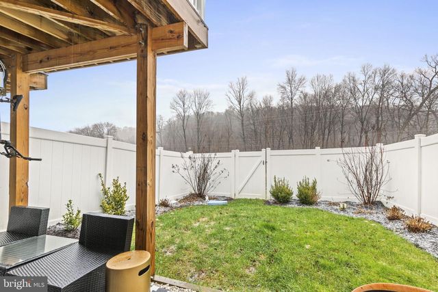 4303 FORBES DR, Stewartstown, PA 17363