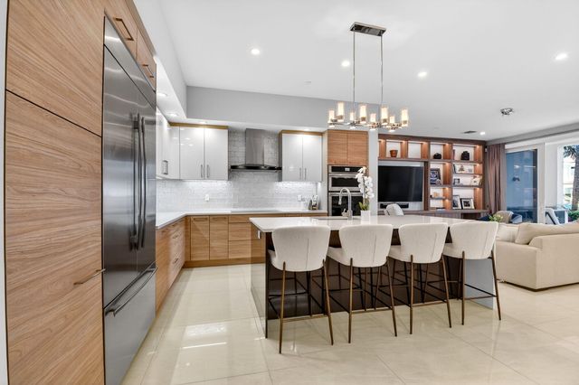 120 Water Club Court N, North Palm Beach, FL 33408