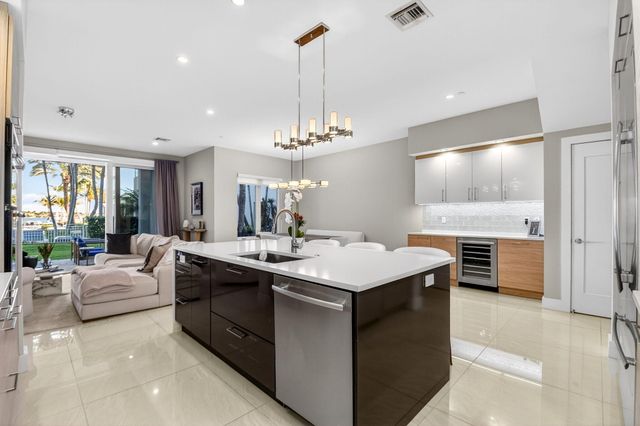 120 Water Club Court N, North Palm Beach, FL 33408