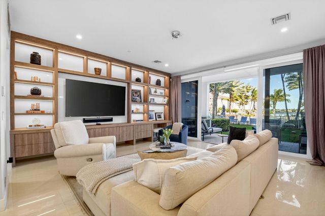 120 Water Club Court N, North Palm Beach, FL 33408