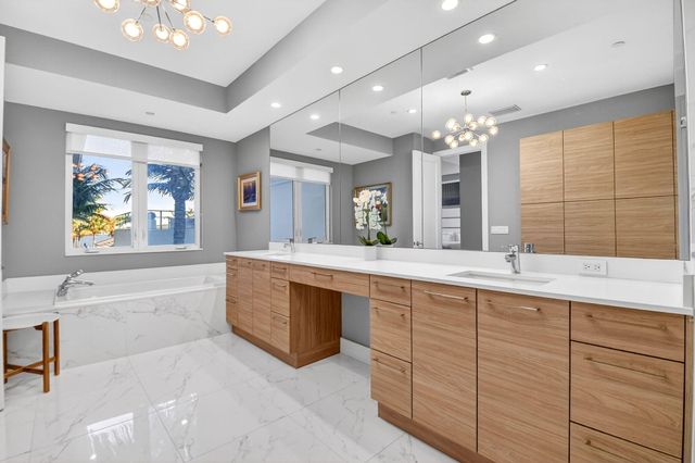 120 Water Club Court N, North Palm Beach, FL 33408