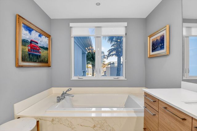 120 Water Club Court N, North Palm Beach, FL 33408