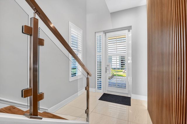 120 Water Club Court N, North Palm Beach, FL 33408