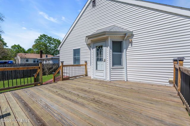 26 1st Avenue, Toms River, NJ 08757