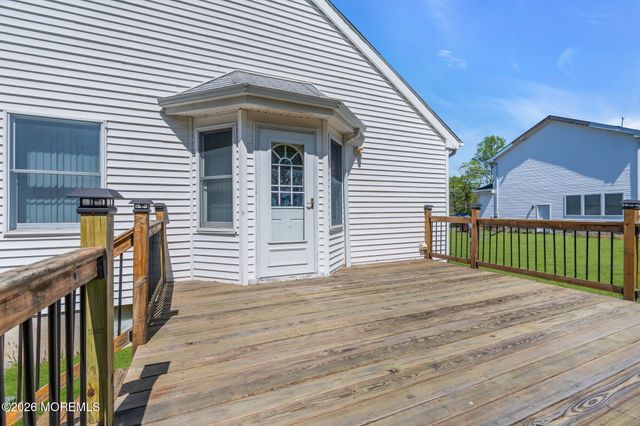26 1st Avenue, Toms River, NJ 08757
