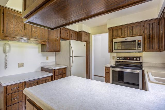 931 E SUNSET AVENUE, Appleton, WI 54911