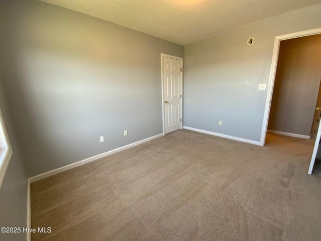 302 Mann Street, Hubert, NC 28539