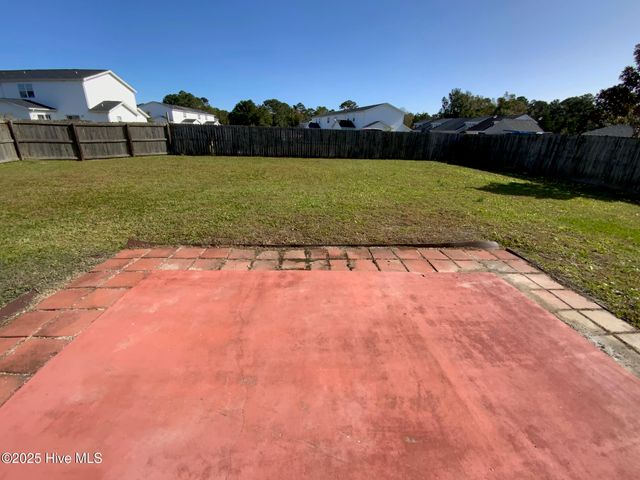 302 Mann Street, Hubert, NC 28539