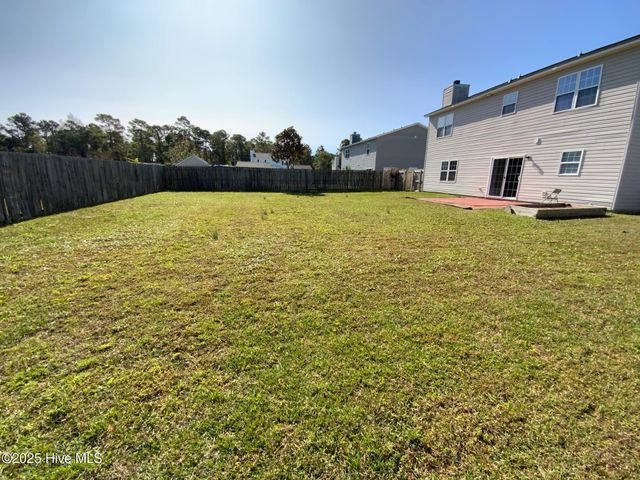 302 Mann Street, Hubert, NC 28539