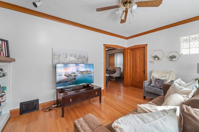 1519 Euclid Avenue, Berwyn, IL 60402