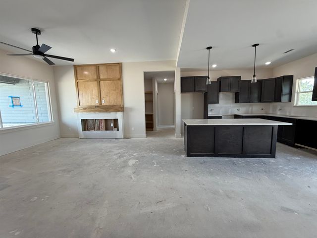 5400 N Toben Ct, Bel Aire, KS 67226