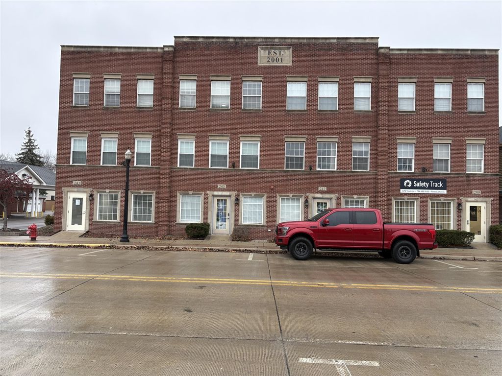 227 Main Street, Belleville, MI 48111