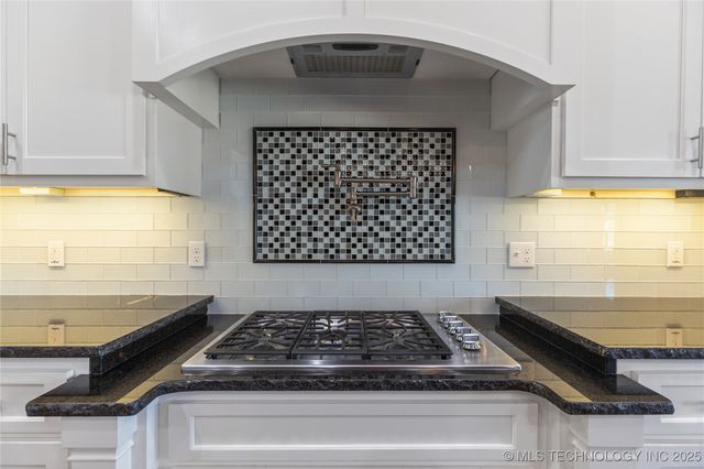 19063 E Twin Creeks Drive, Owasso, OK 74055