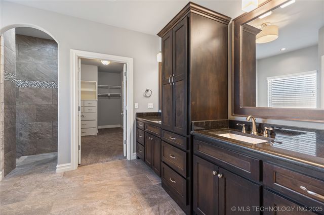 19063 E Twin Creeks Drive, Owasso, OK 74055