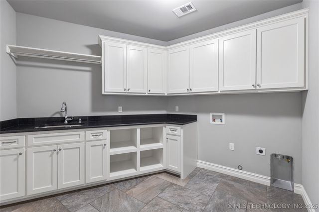 19063 E Twin Creeks Drive, Owasso, OK 74055