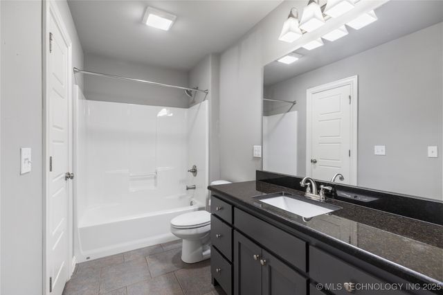 19063 E Twin Creeks Drive, Owasso, OK 74055