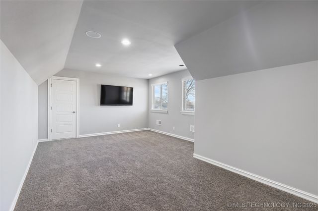 19063 E Twin Creeks Drive, Owasso, OK 74055