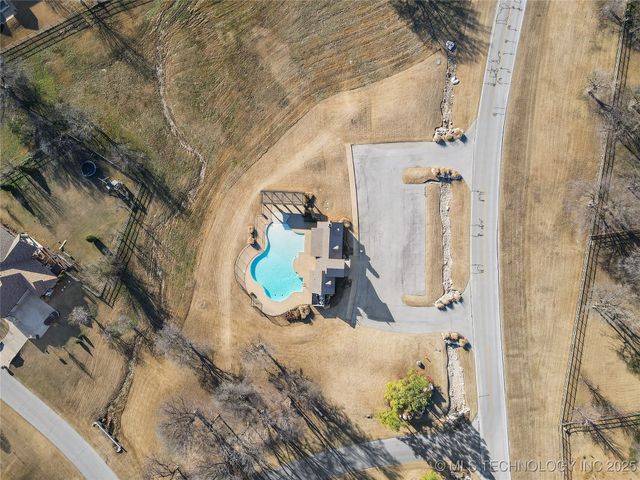 19063 E Twin Creeks Drive, Owasso, OK 74055