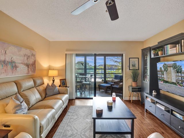 6080 N Sabal Palm Boulevard Unit 305, Tamarac, FL 33319