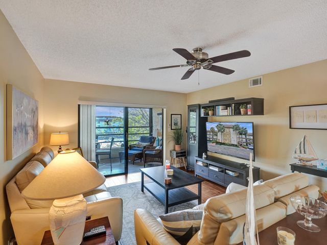 6080 N Sabal Palm Boulevard Unit 305, Tamarac, FL 33319