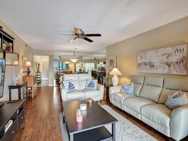 6080 N Sabal Palm Boulevard Unit 305, Tamarac, FL 33319