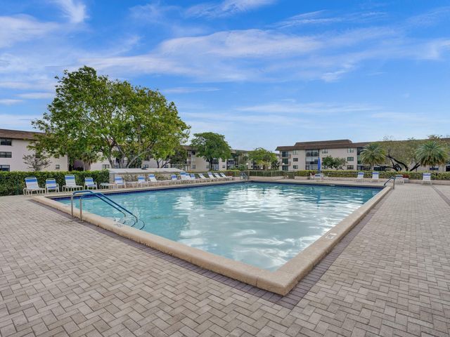 6080 N Sabal Palm Boulevard Unit 305, Tamarac, FL 33319