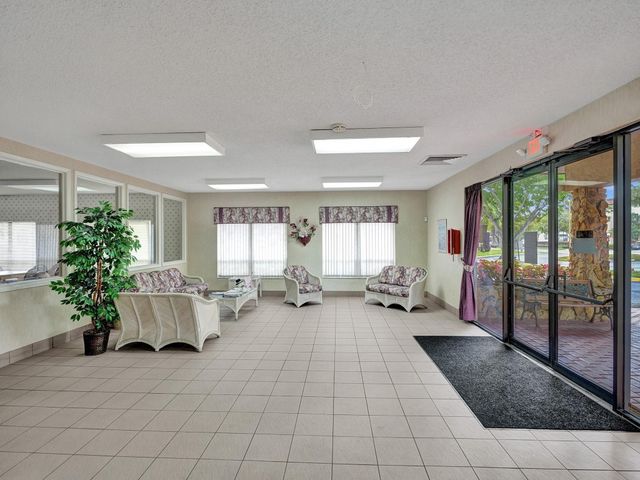 6080 N Sabal Palm Boulevard Unit 305, Tamarac, FL 33319